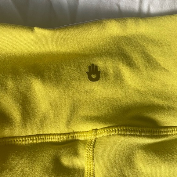 Spiritual gangster high waist seamless leggings with logo on the leg barely worn - Picture 4 of 8